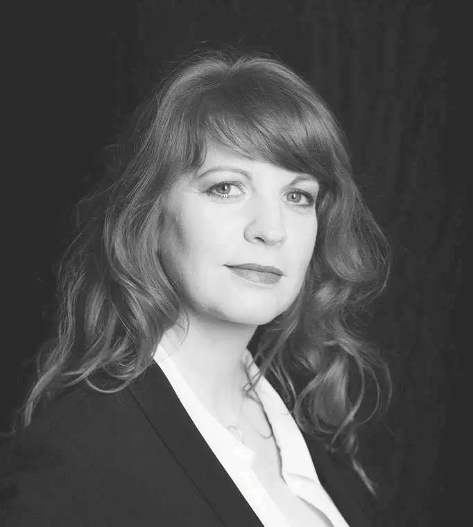 Portrait de Florence Dellaiera – accompagnatrice en guidance intuitive et exploratrice de l’intuition.